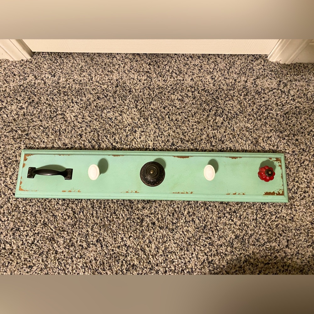 Five-hook decorative wall organizer